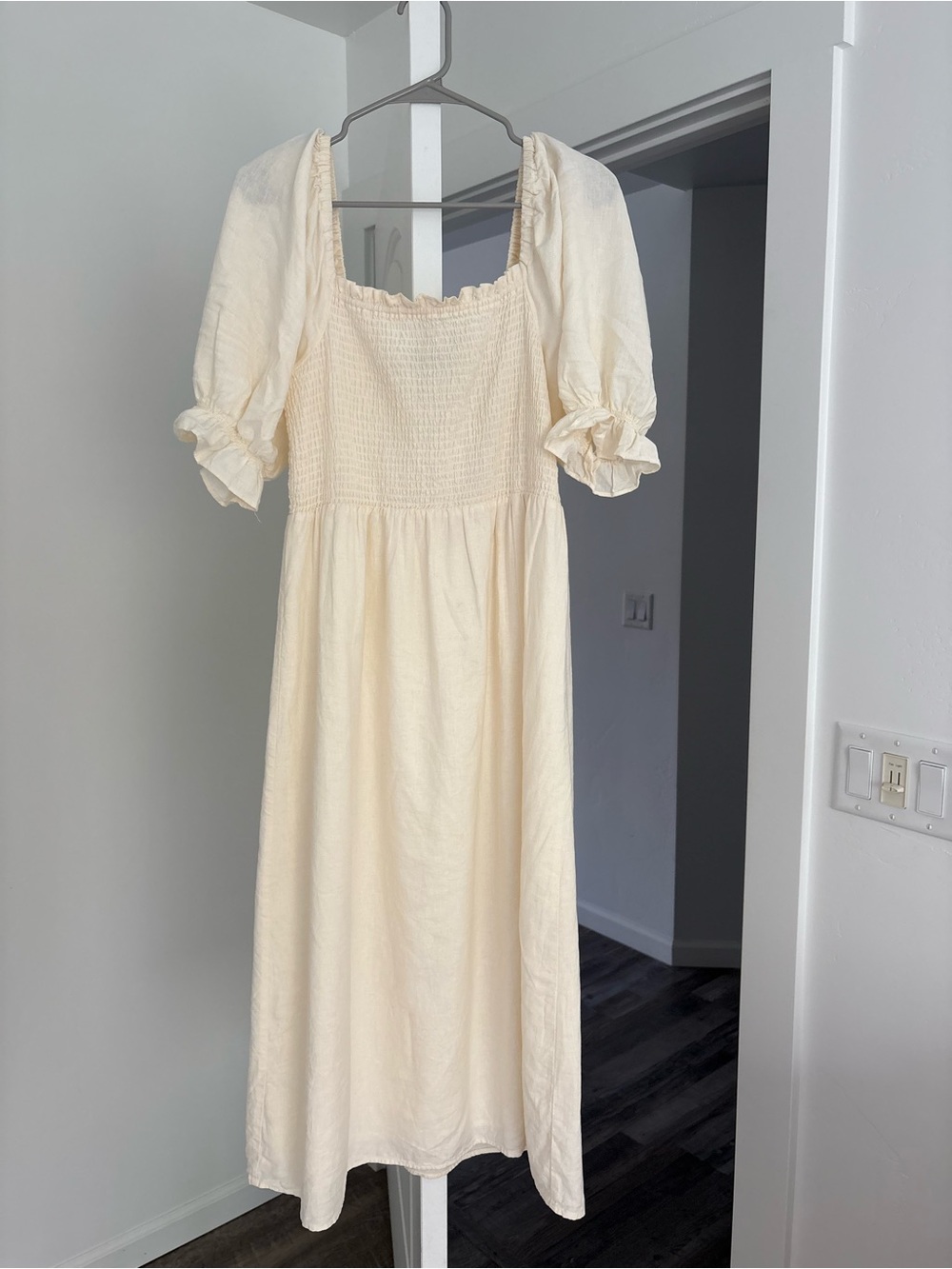 GAP Cream Smocked Puff Sleeve Midi Dress